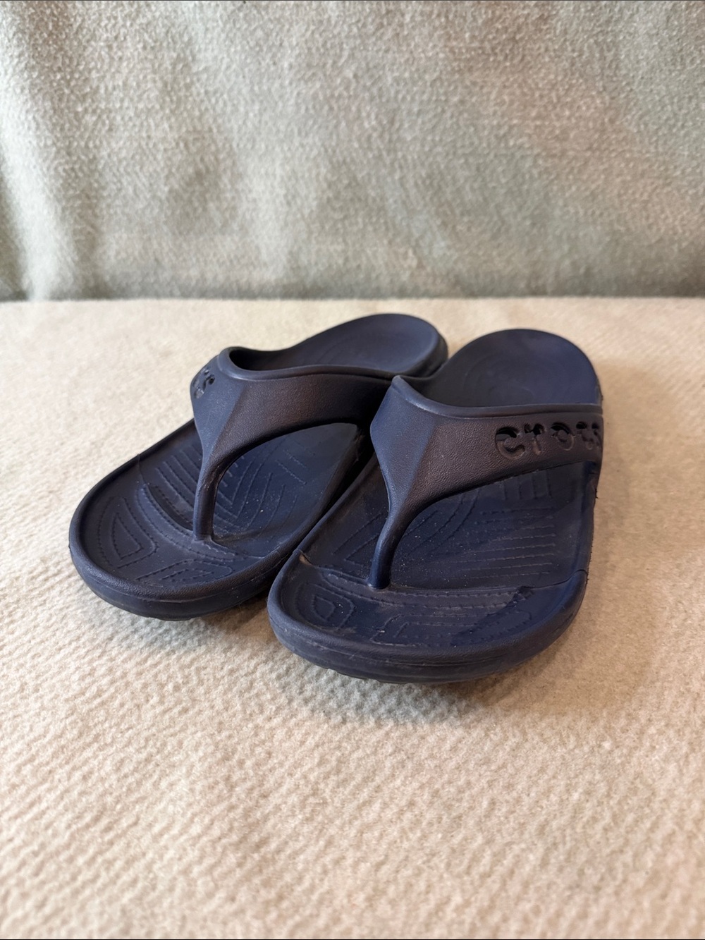 CROCS Navy Blue Women's Thong Sandals Flip Flops Sz 11 EUC